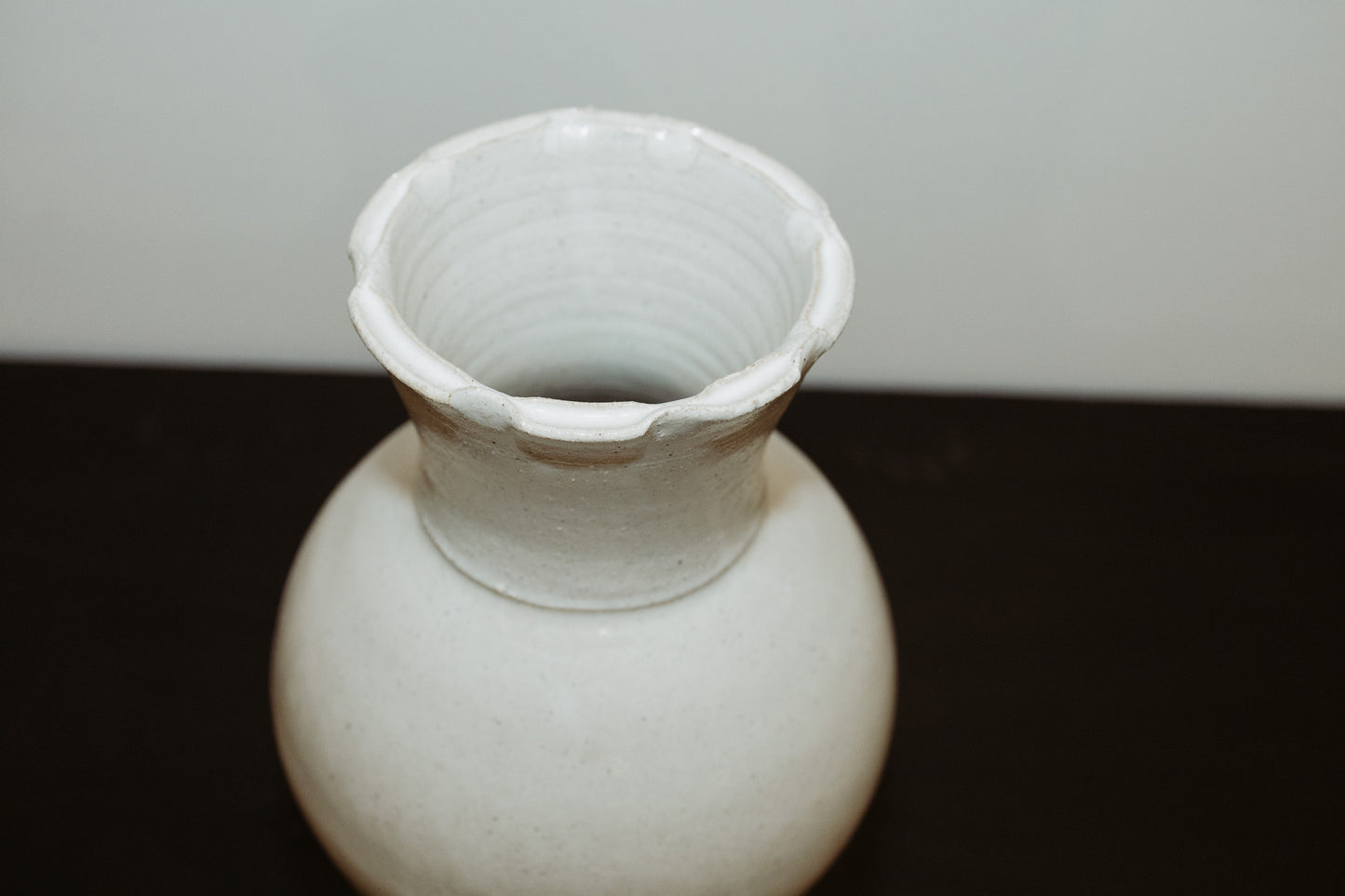 F004.4 GOFFER TEACHER VASE