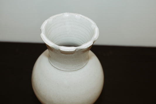 F004.4 GOFFER TEACHER VASE